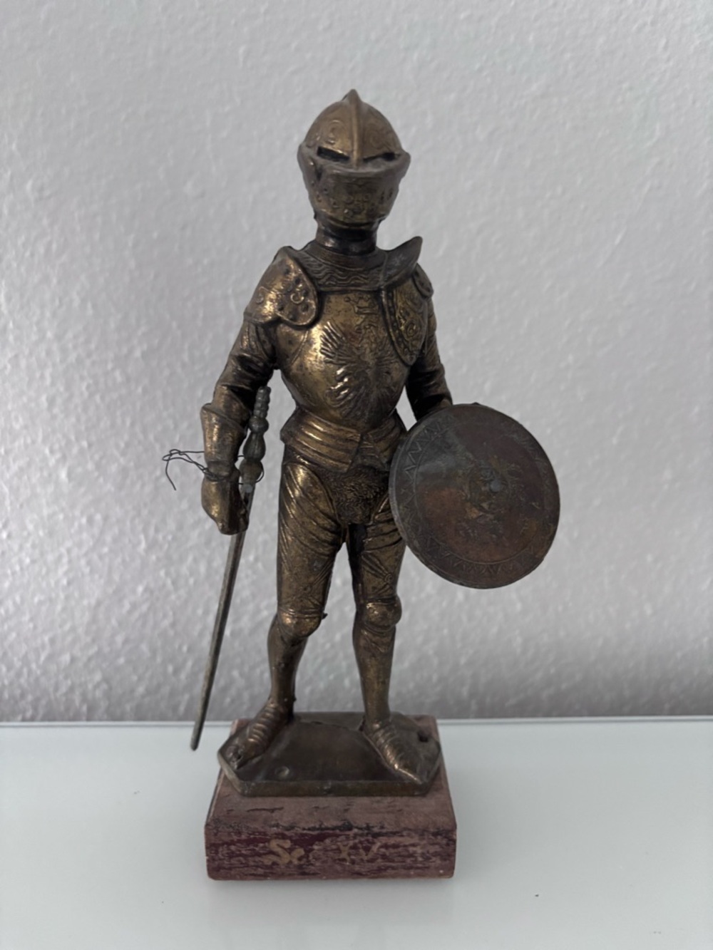 Vintage Metal Suit Of Armor Knight With Shield On Stand 8" Statue